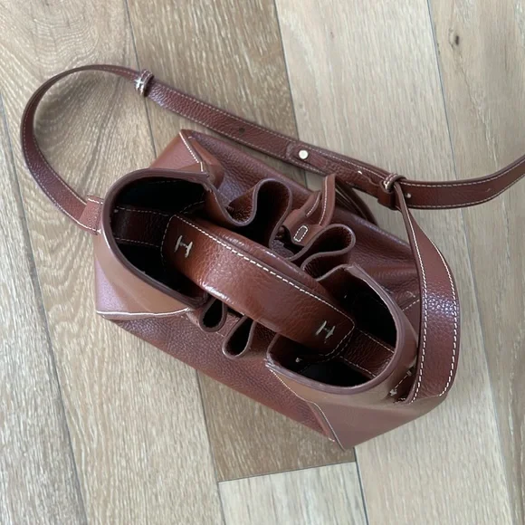 Flattered Bo Bucket Bag - Picture 6 of 7